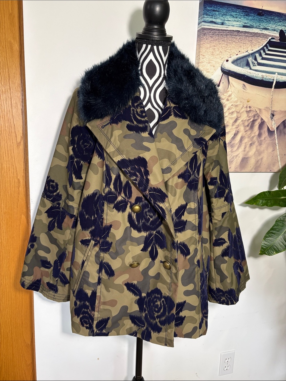 Banana republic Floral Faux Fur Collar Coat navy and green gorgeous coat